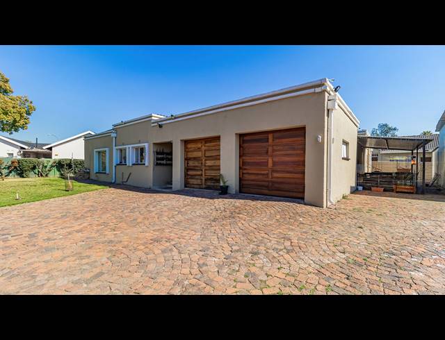 5 BEDROOM HOUSE FOR SALE IN POMONA